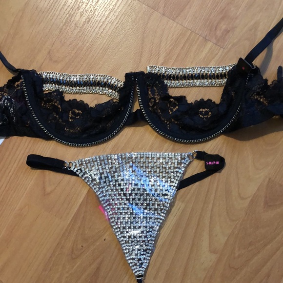 Rhinestone panties & lace bra set - Picture 6 of 8